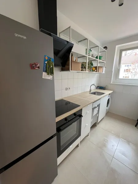 WG-Zimmer FREI - keine komplette Wohnung - frisch renoviert!! Nähe Altstadt & S-Bahn Spandau — photo 1